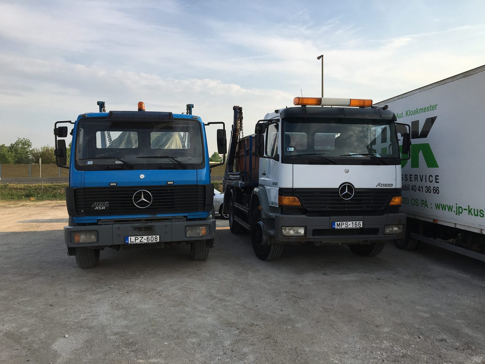 Konténer szállító teherautók